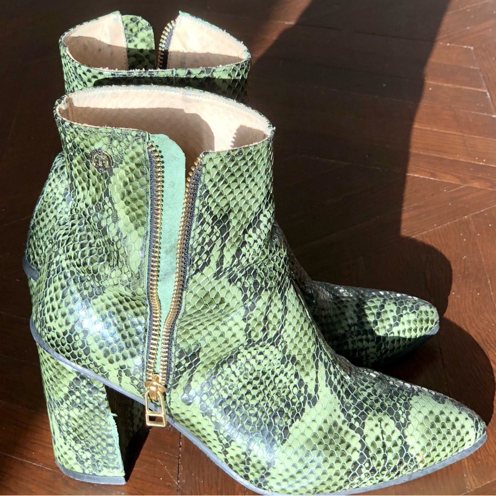 Snake pattern high heel boots